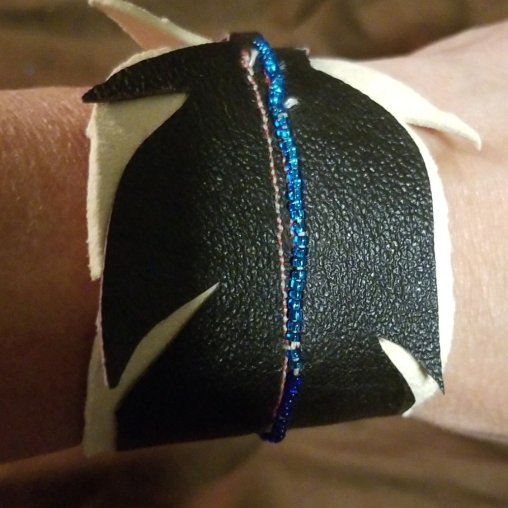 Leather Feathers -bag charm or bracelet - Picture 3 of 8